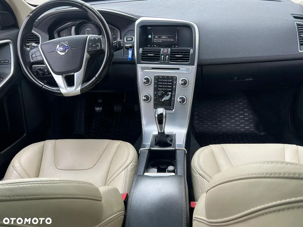 Volvo XC 60 2.4D AWD Summum - 6