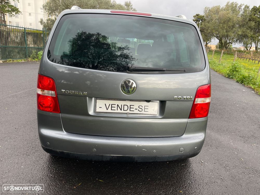 VW Touran 2.0 TDI Highline EC 7L - 8