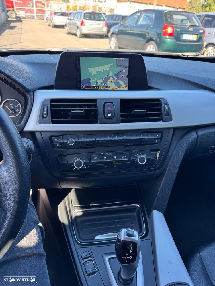 BMW 318 d Navigation Auto - 12