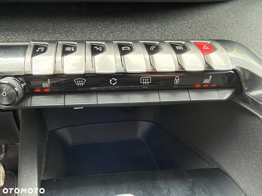 Peugeot 5008 BlueHDi 130 EAT8 Allure - 22