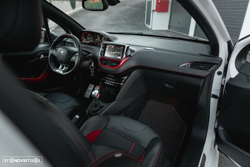 Peugeot 208 1.6 THP GTi - 25