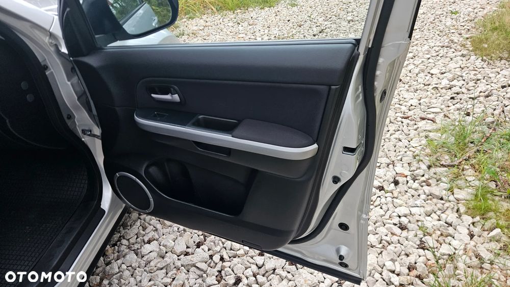 Suzuki Grand Vitara 2.4 Premium EU5 - 13