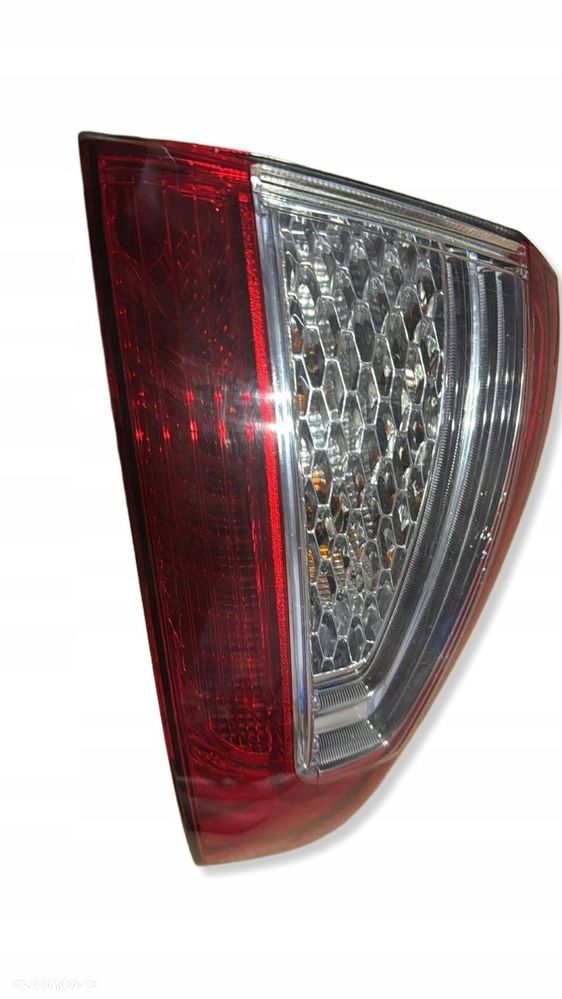 prawa tylna lampa w błotnik do forda mondeo mk4 hb - 1