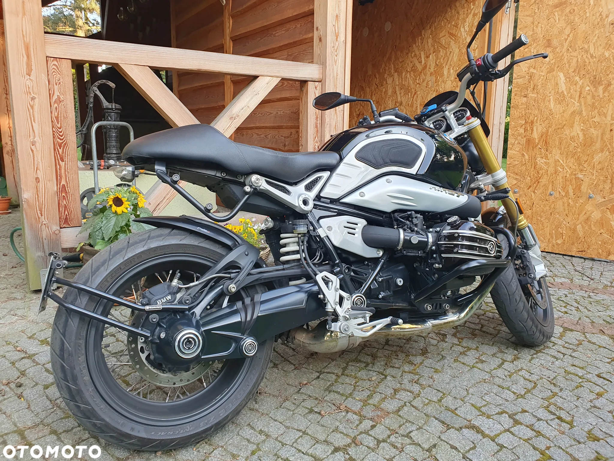 BMW R - 19