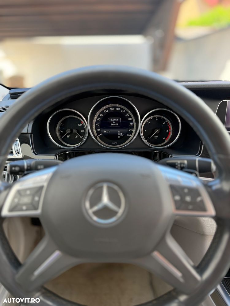 Mercedes-Benz E - 12
