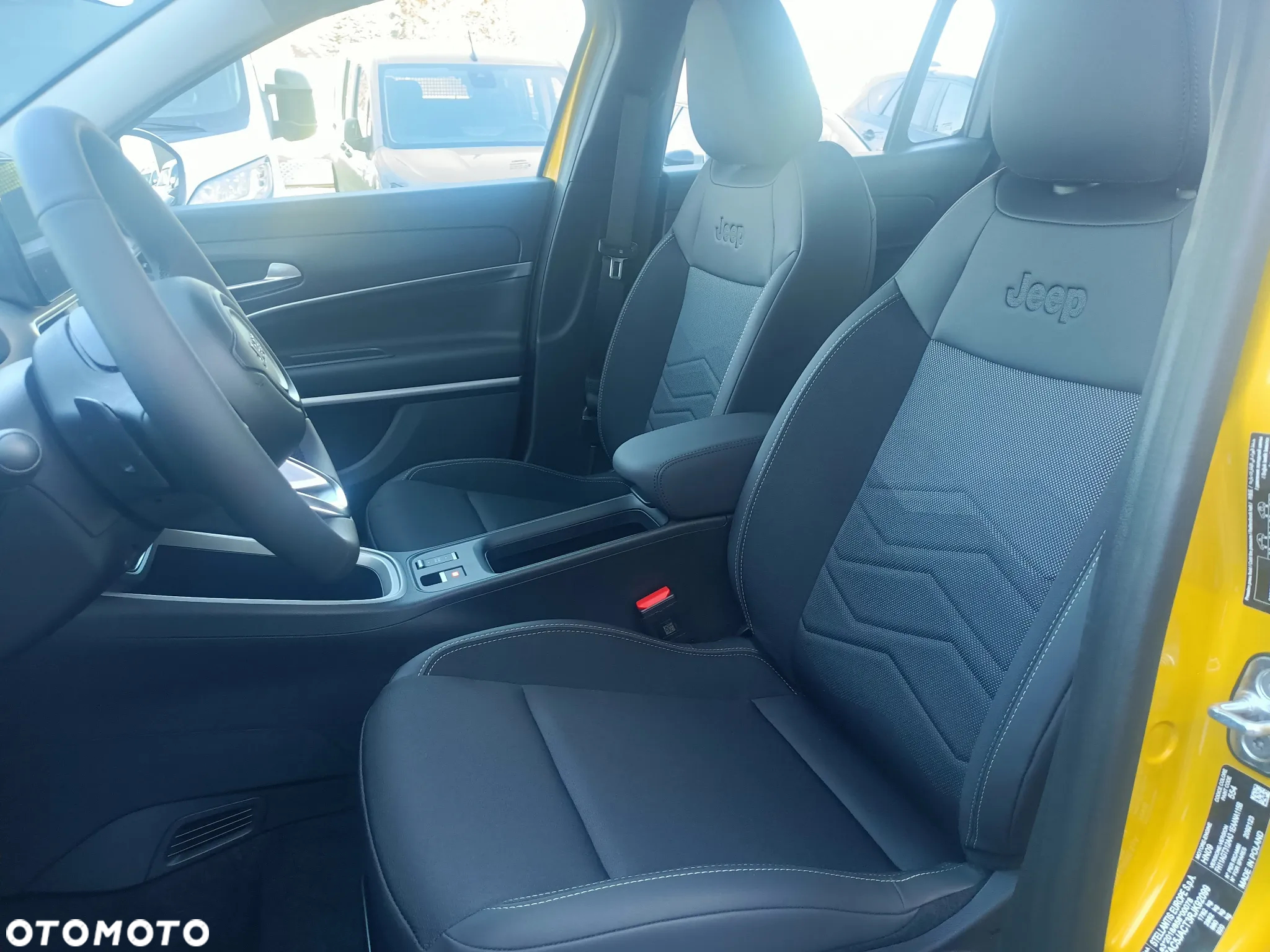 Jeep Avenger 1.2 T3 mHEV Altitude Winter Edition FWD eDCT6 - 11