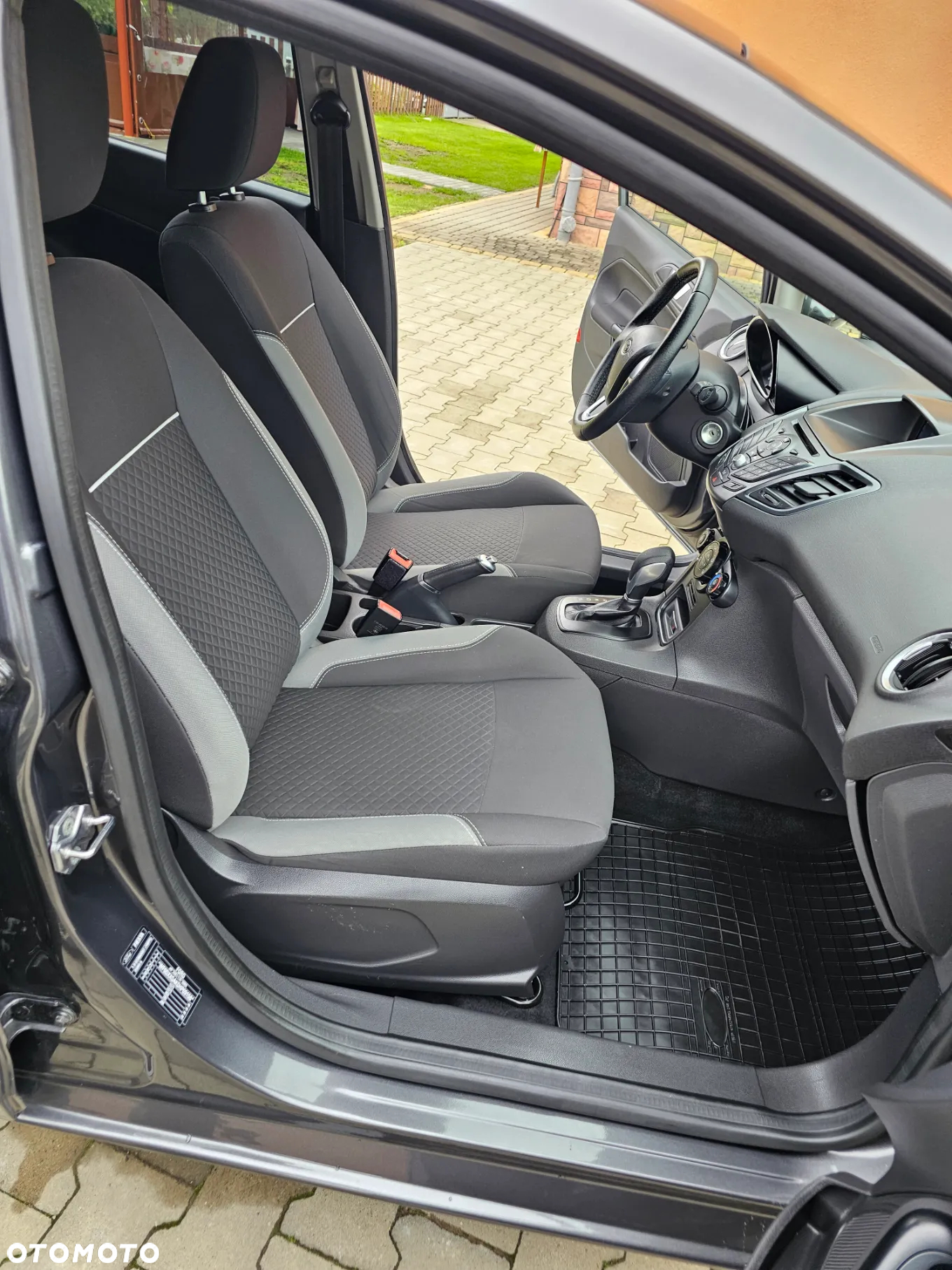Ford Fiesta 1.0 EcoBoost Powershift Trend - 30