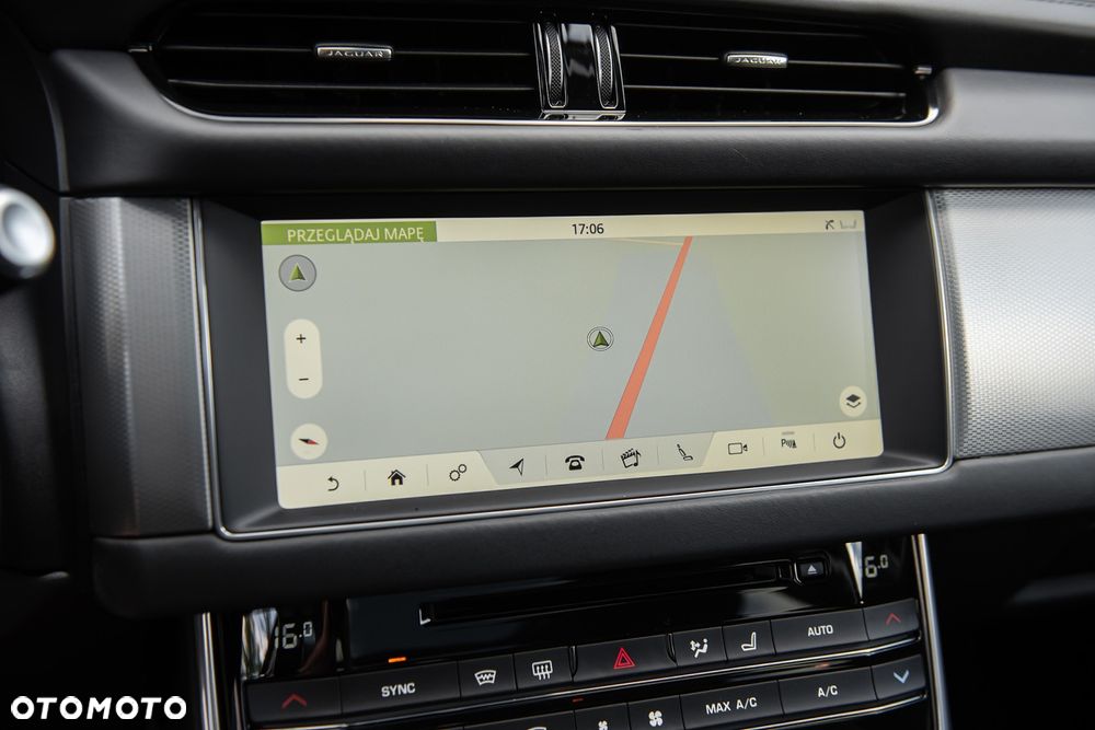 Jaguar XF 25d AWD Prestige - 25