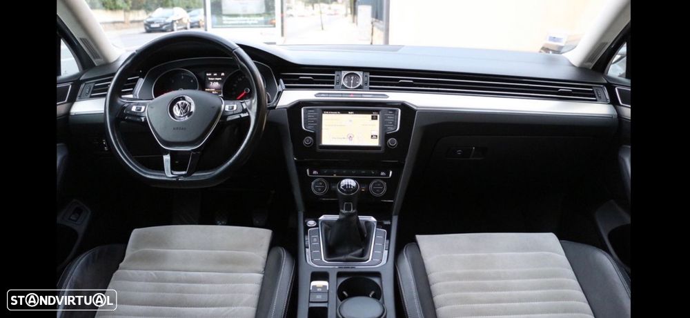 VW Passat 2.0 TDI Highline - 8