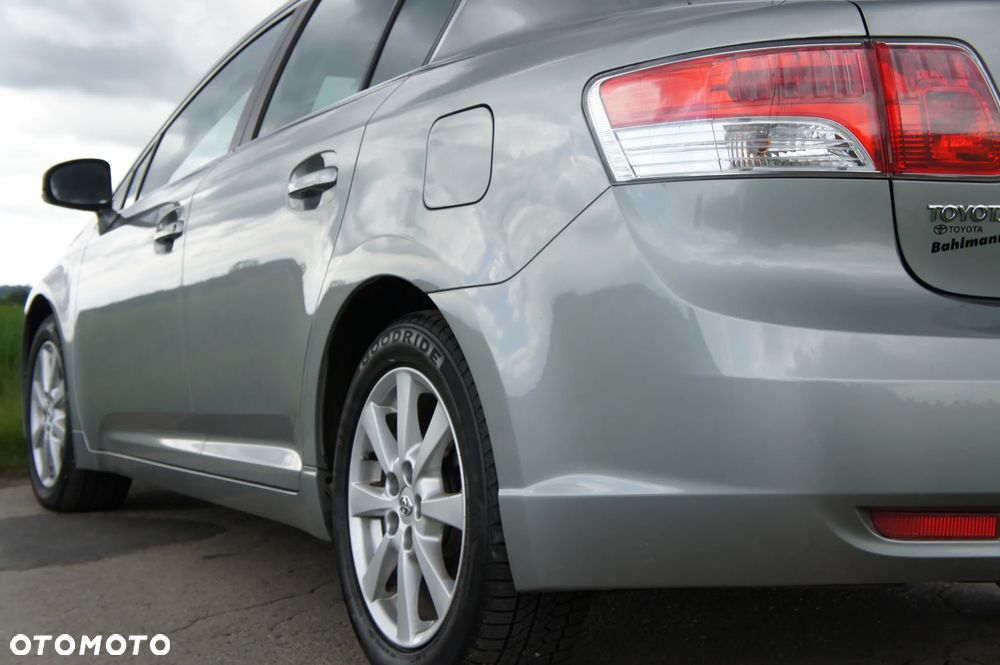 Toyota Avensis 1.8 Comfort - 7