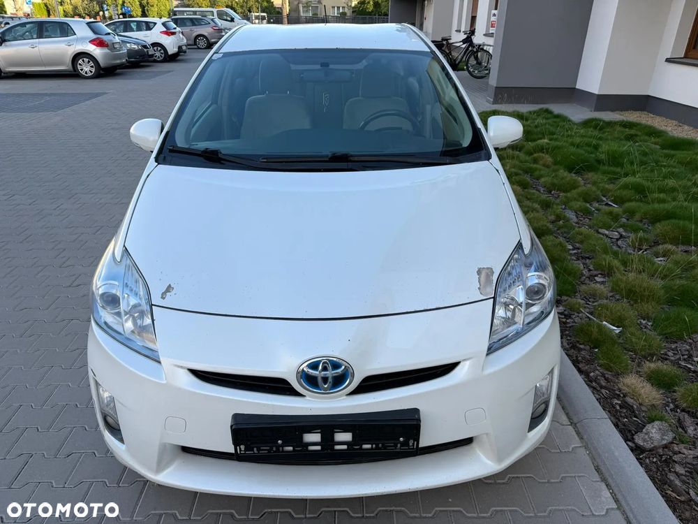 Toyota Prius (Hybrid) - 5