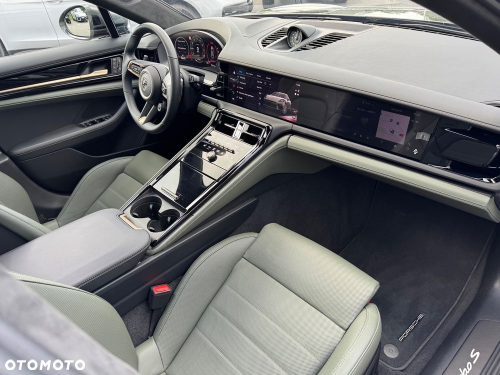 Porsche Panamera Turbo S E-Hybrid PHEV - 13