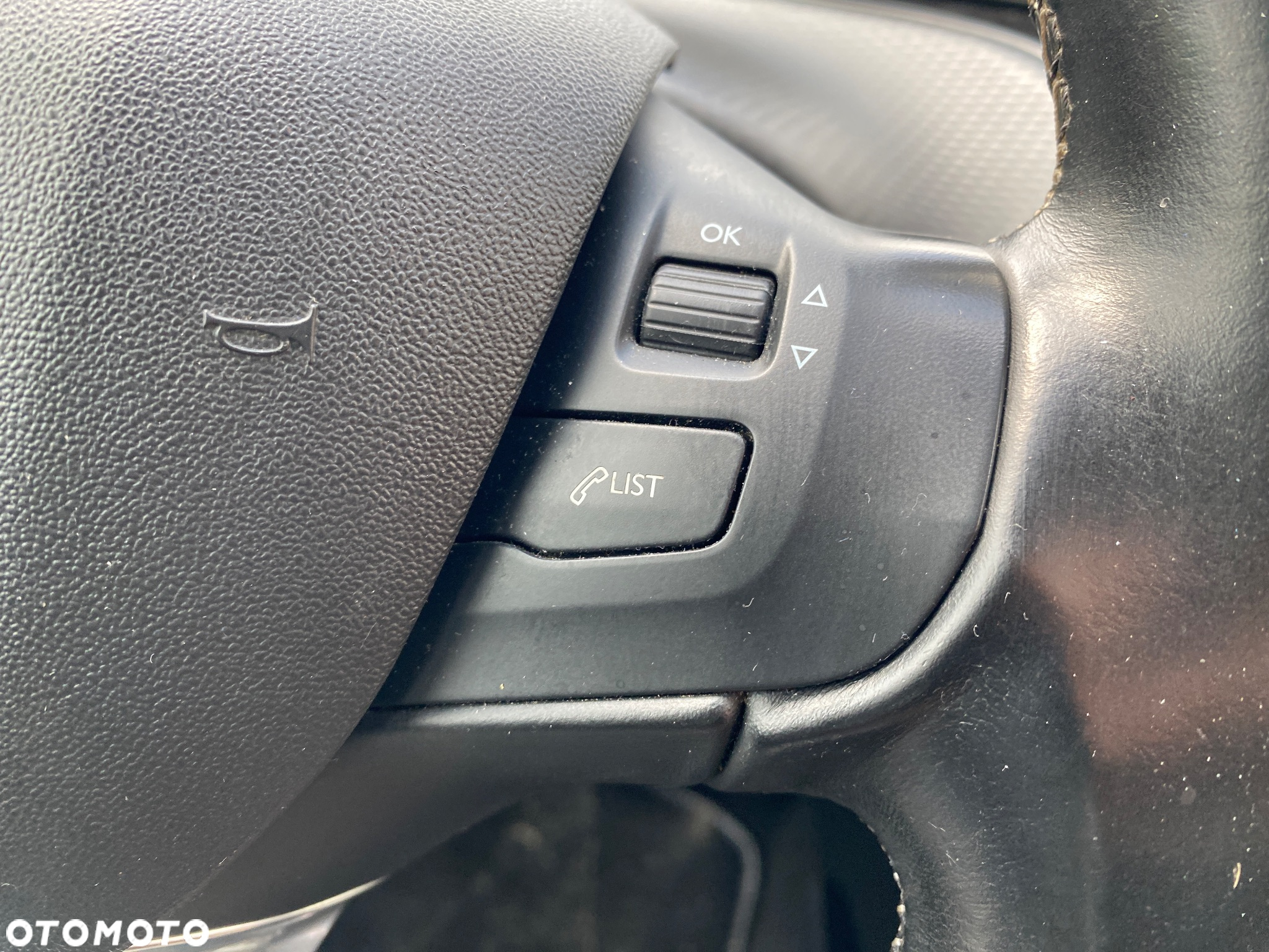 Peugeot 2008 1.2 Pure Tech Active S&S EAT6 - 27