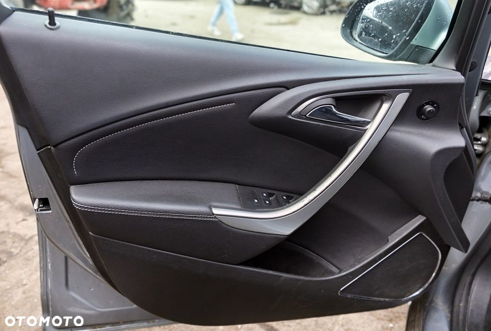 OPEL ASTRA J IV 11r 5D BOCZEK TAPICERKA DRZWI LEWY PRZÓD - 1