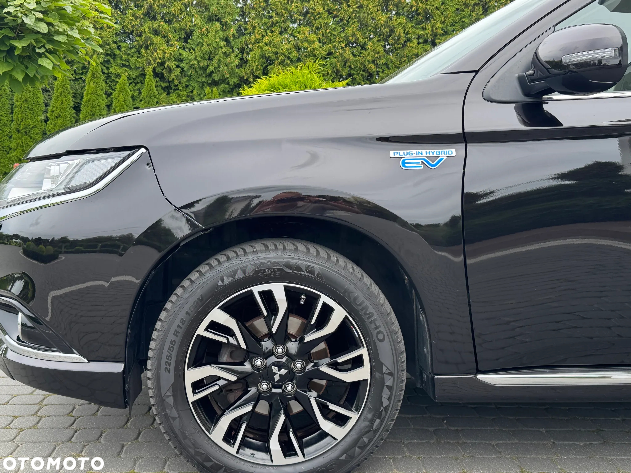 Mitsubishi Outlander PHEV Instyle NAVI + - 33