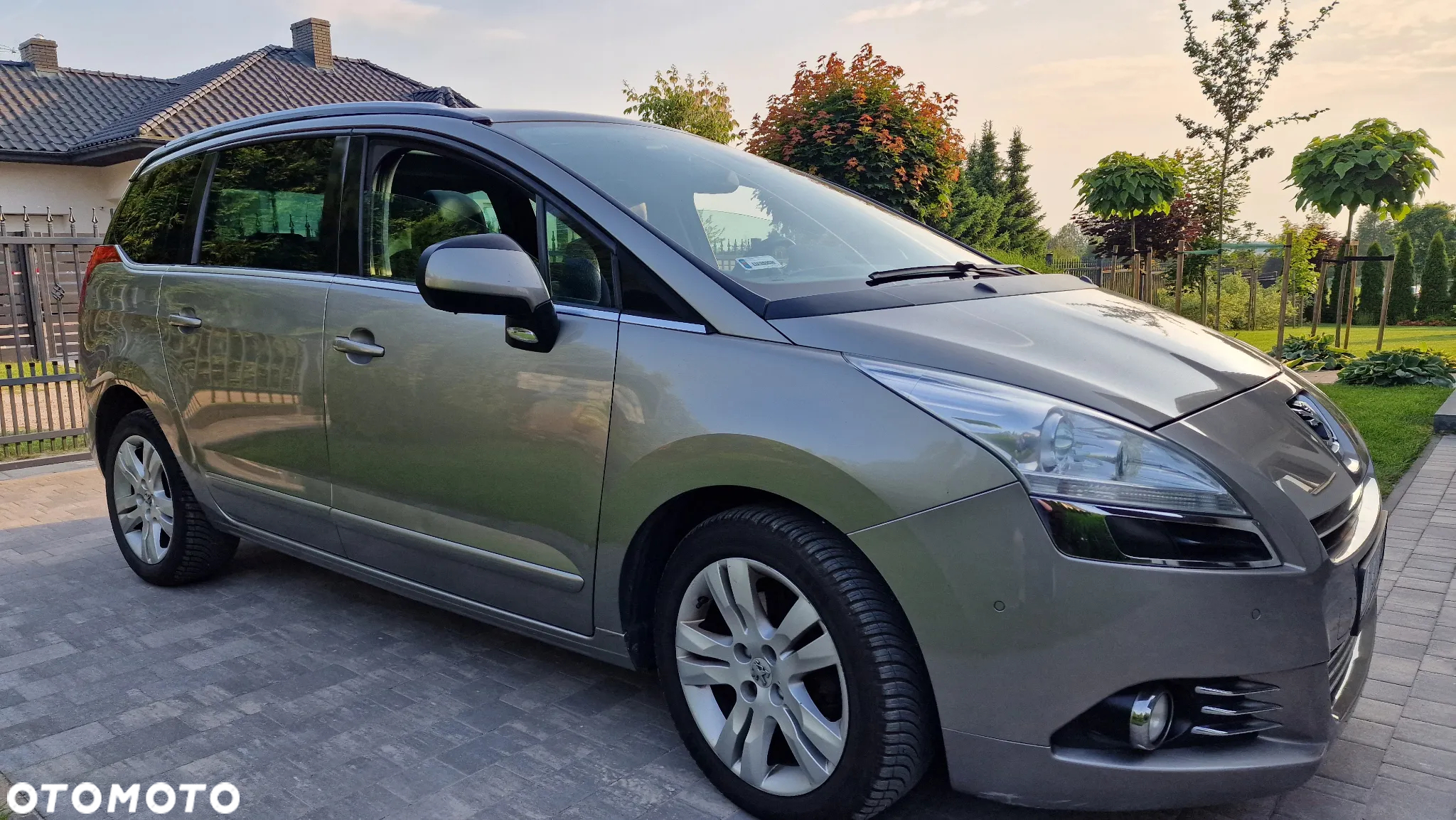Peugeot 5008 - 5