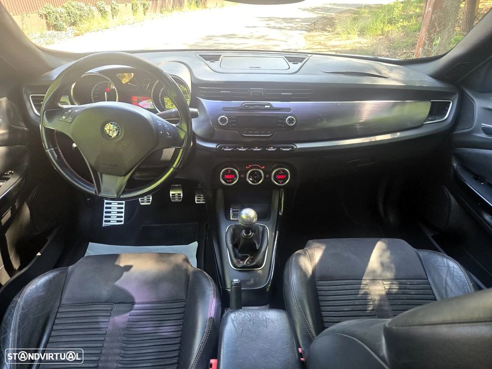 Alfa Romeo Giulietta 2.0 JTDM Distinctive - 2