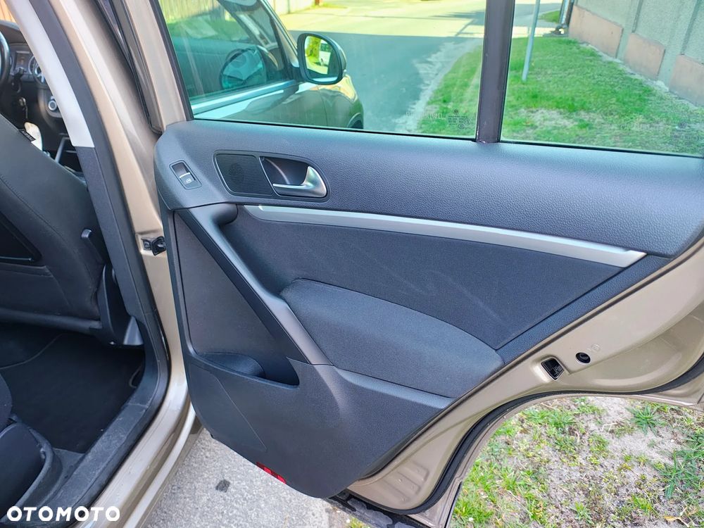 Volkswagen Tiguan - 16