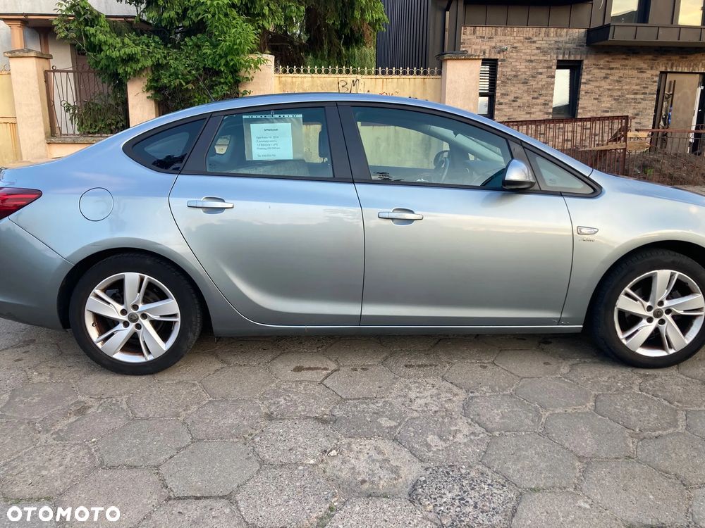 Opel Astra 1.6 - 5