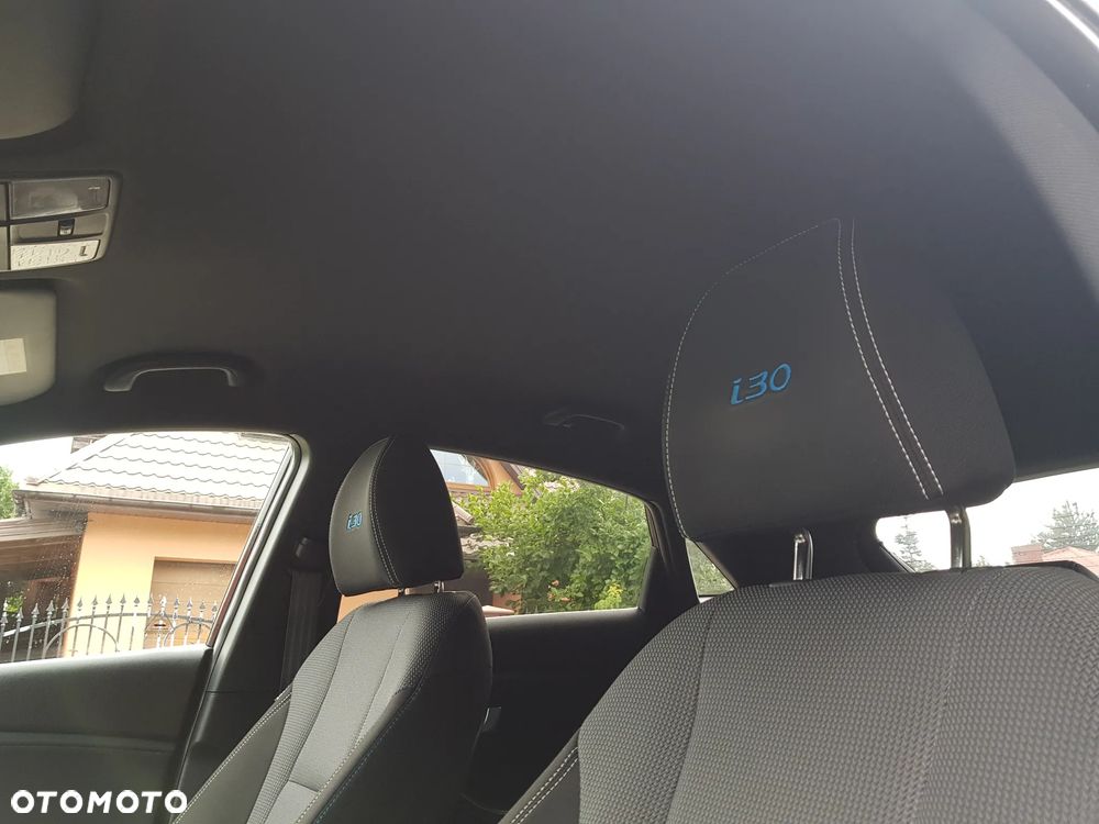 Hyundai i30 blue 1.4 Style - 18