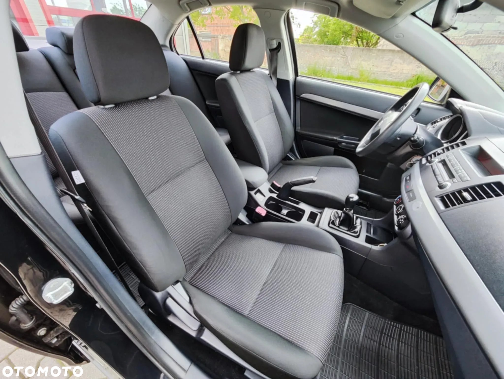 Mitsubishi Lancer 1.5 Inform - 26