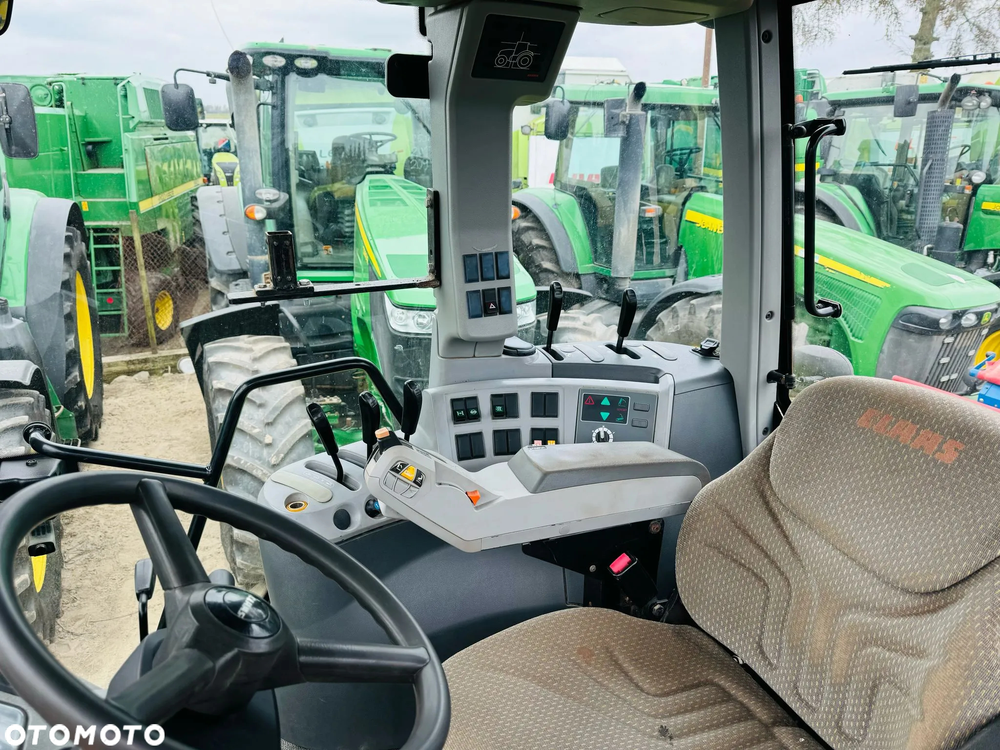 Claas Axion 810 - 10