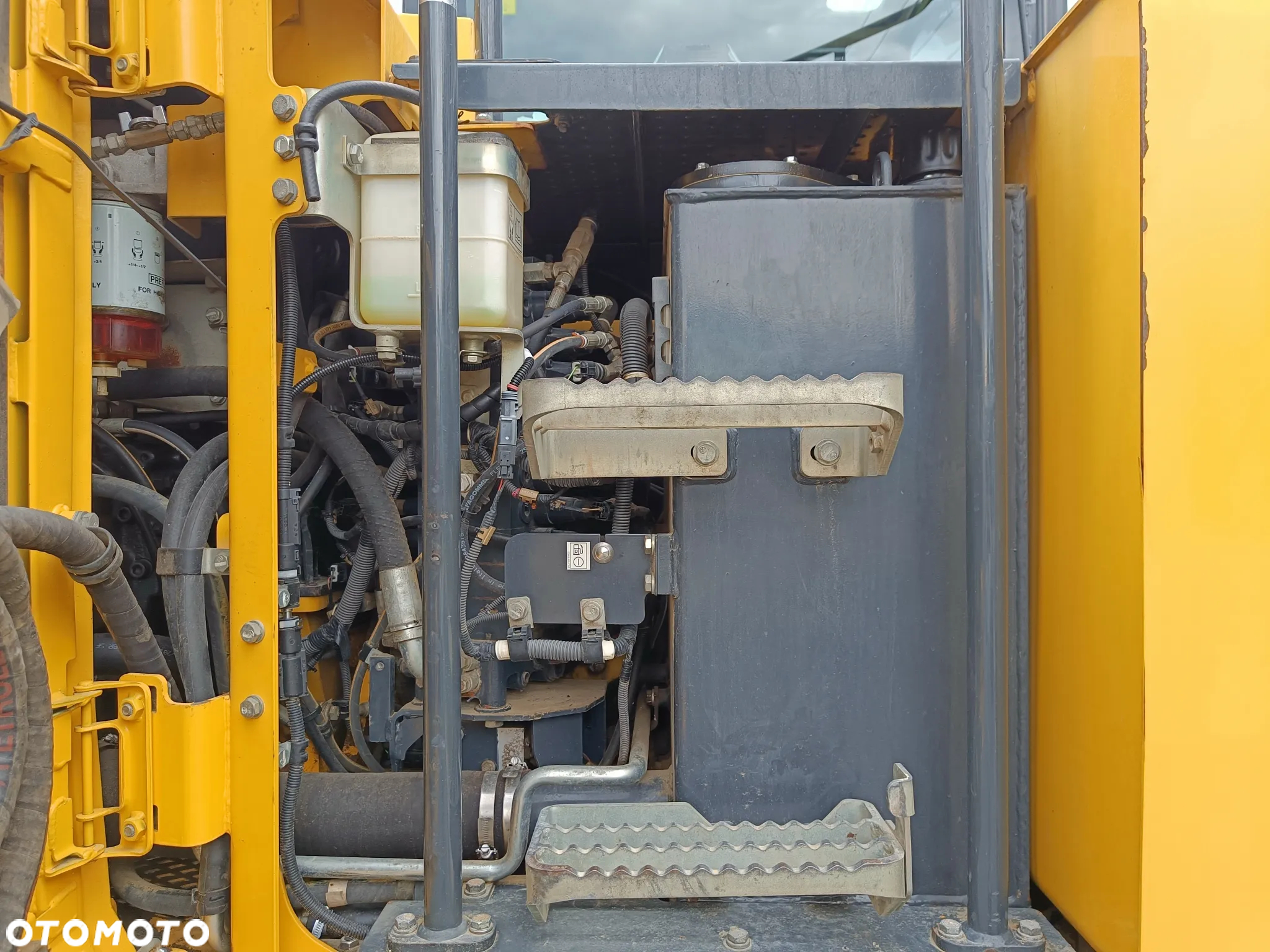 Komatsu PW118MR-11 - 12