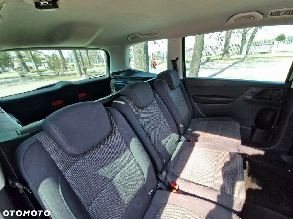 Volkswagen Sharan - 11