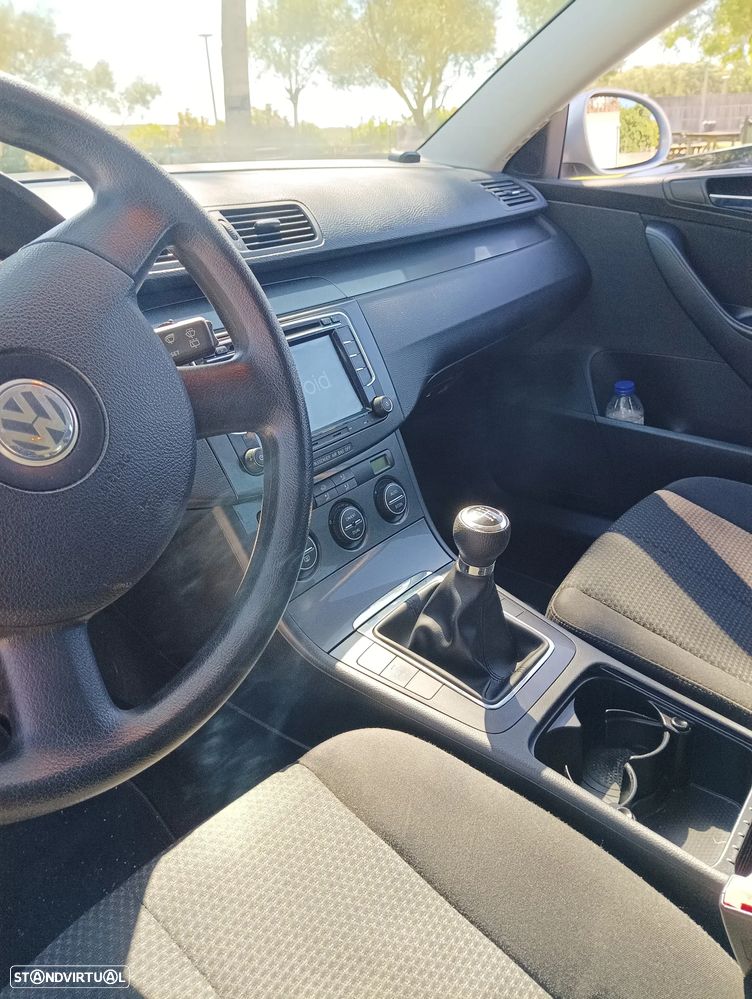 VW Passat Variant - 5