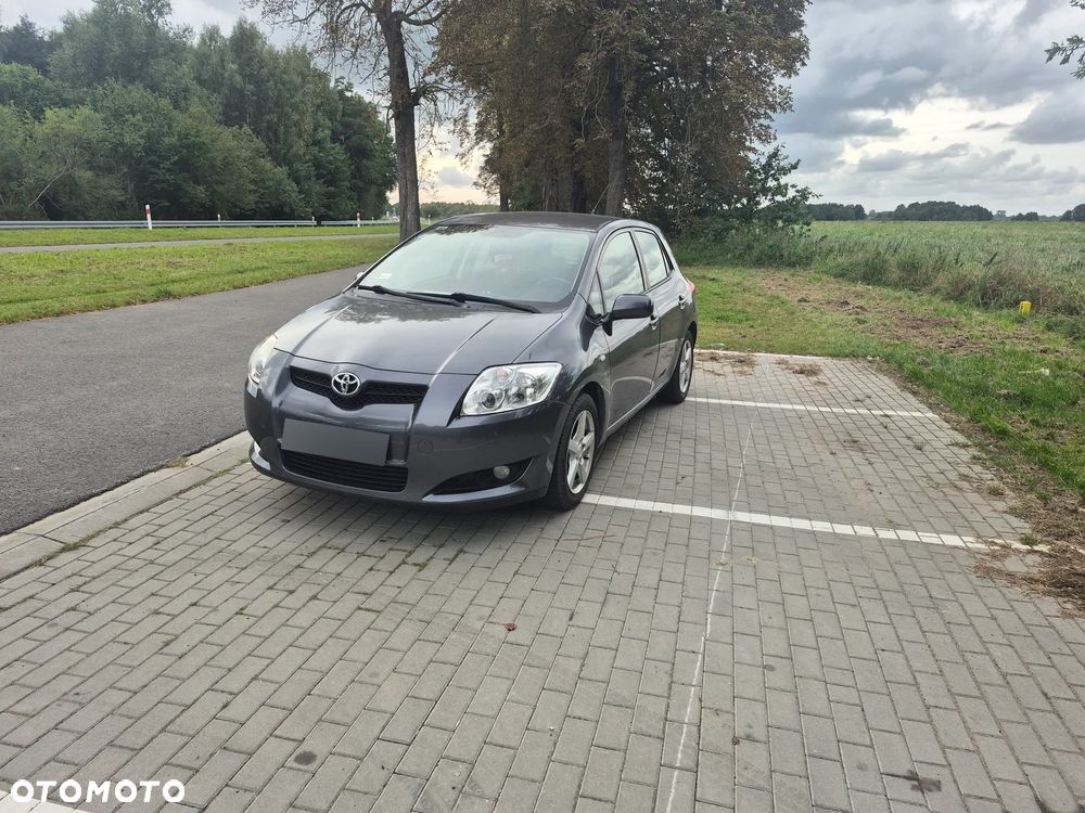 Toyota Auris - 1