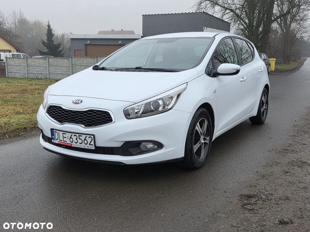 Kia Ceed 1.4 CVVT Attract - 2