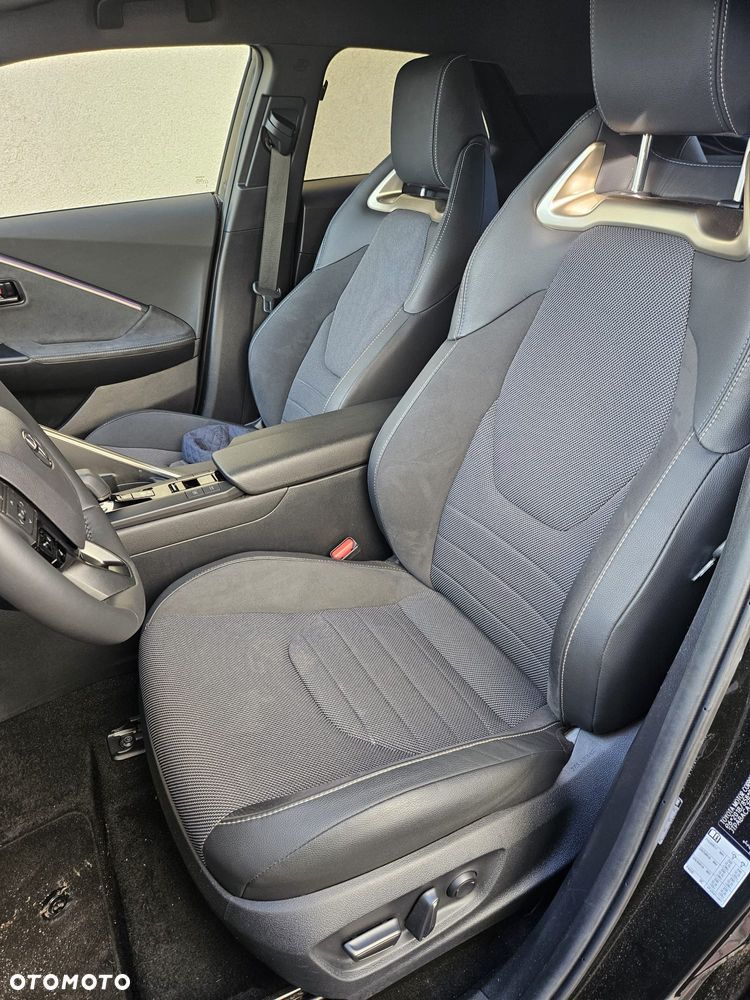 Toyota C-HR 2.0 PHEV Dynamic Force Executive - 17