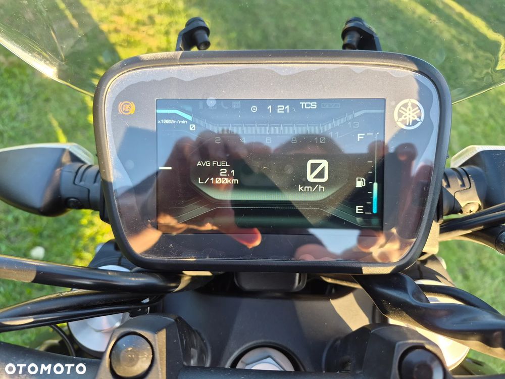 Yamaha MT - 27