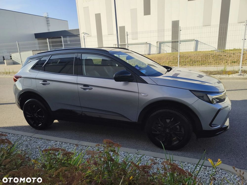 Opel Grandland 1.2 DI Automatik GS Line - 3