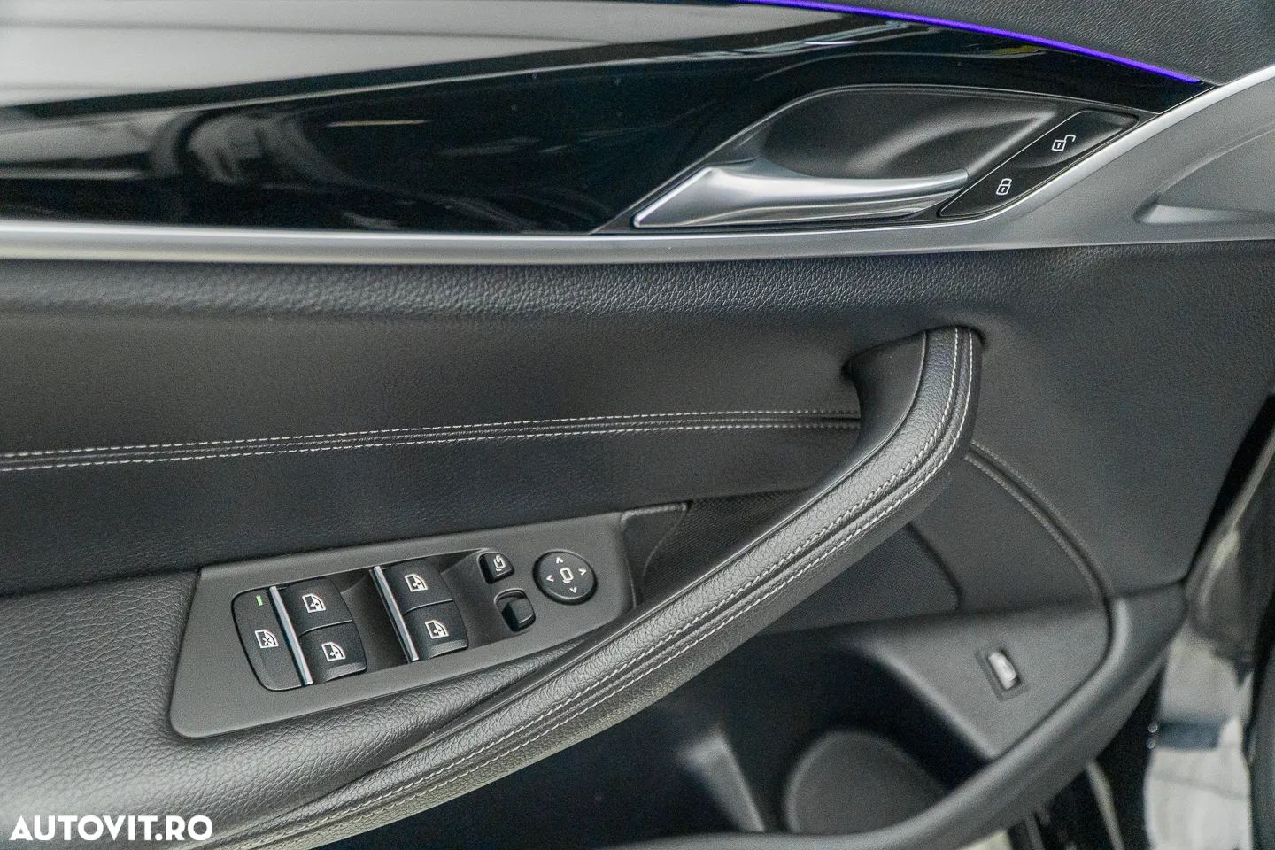 BMW Seria 5 520i Aut. Sport Line - 31