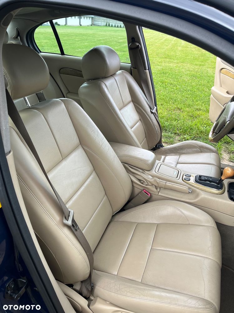 Jaguar S-Type 4.0 V8 - 13