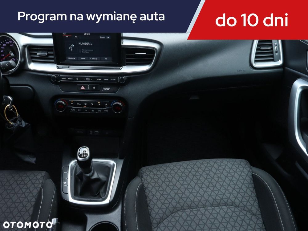 Kia Ceed - 10