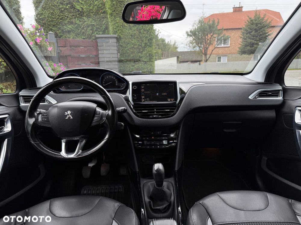 Peugeot 2008 1.2 Pure Tech Allure S&S - 8