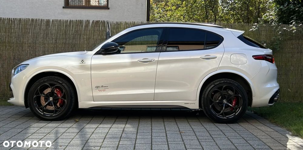 Alfa Romeo Stelvio 2018 photo 2