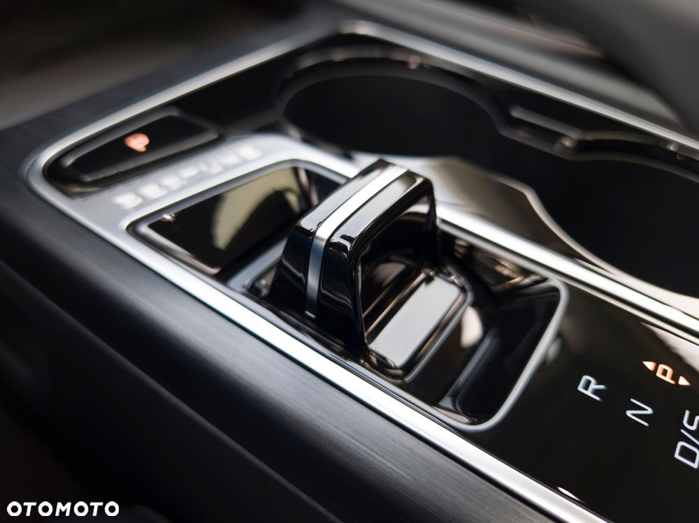 Bestune B70 2.0T Elegance - 31