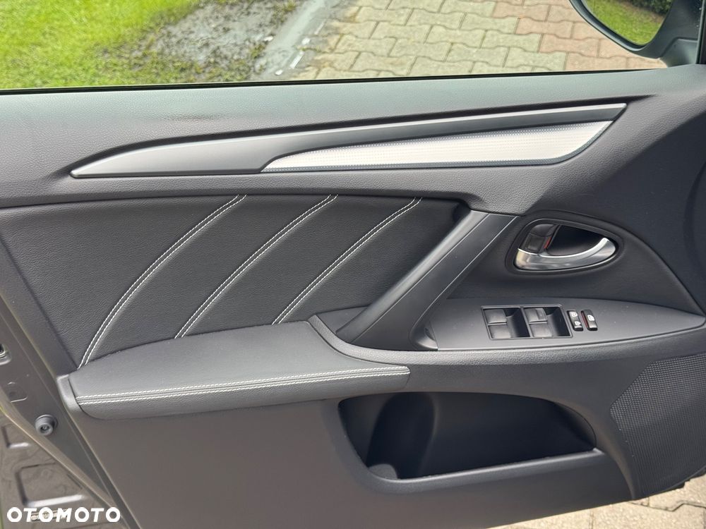 Toyota Avensis Touring Sports 1.8 Edition S+ - 32