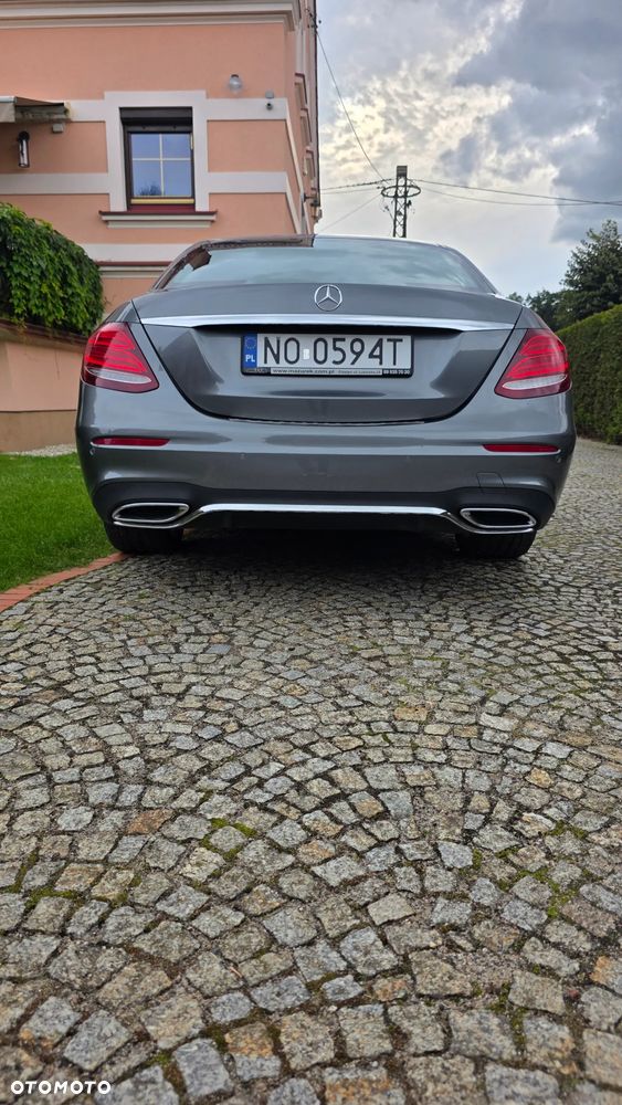 Mercedes-Benz Klasa E 220 d 4-Matic 9G-TRONIC - 27