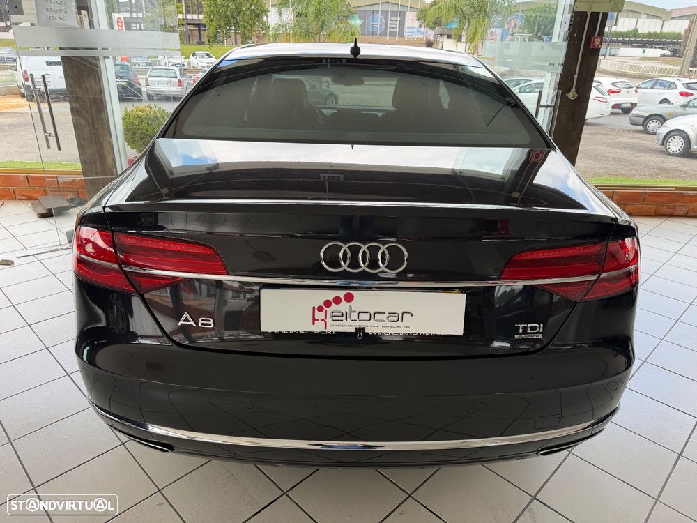 Audi A8 - 4