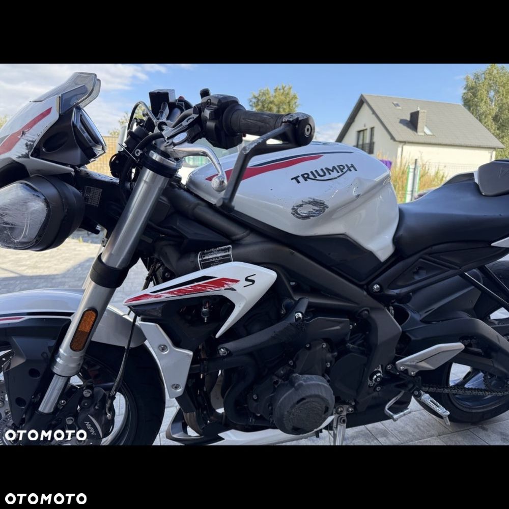 Triumph Street Triple - 8