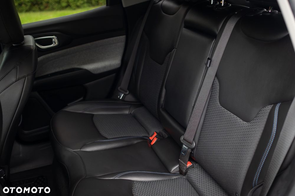 Jeep Compass - 38