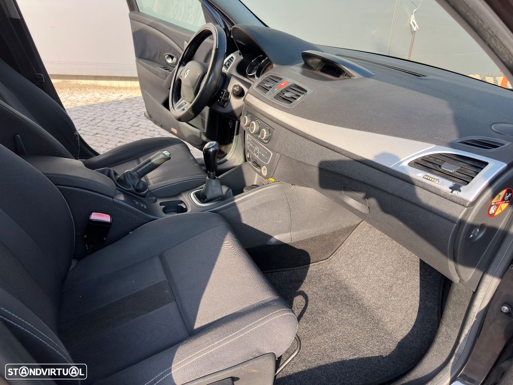 Renault Mégane 1.5 dCi Dynamique - 7