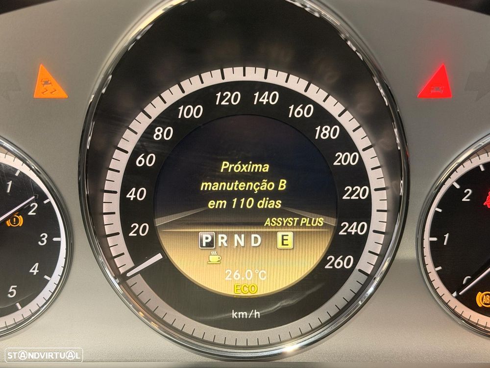 Mercedes-Benz E 250 CDi Avantgarde BlueEfficiency Auto - 25