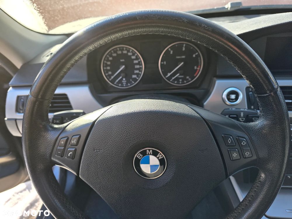 BMW Seria 3 318d DPF - 13