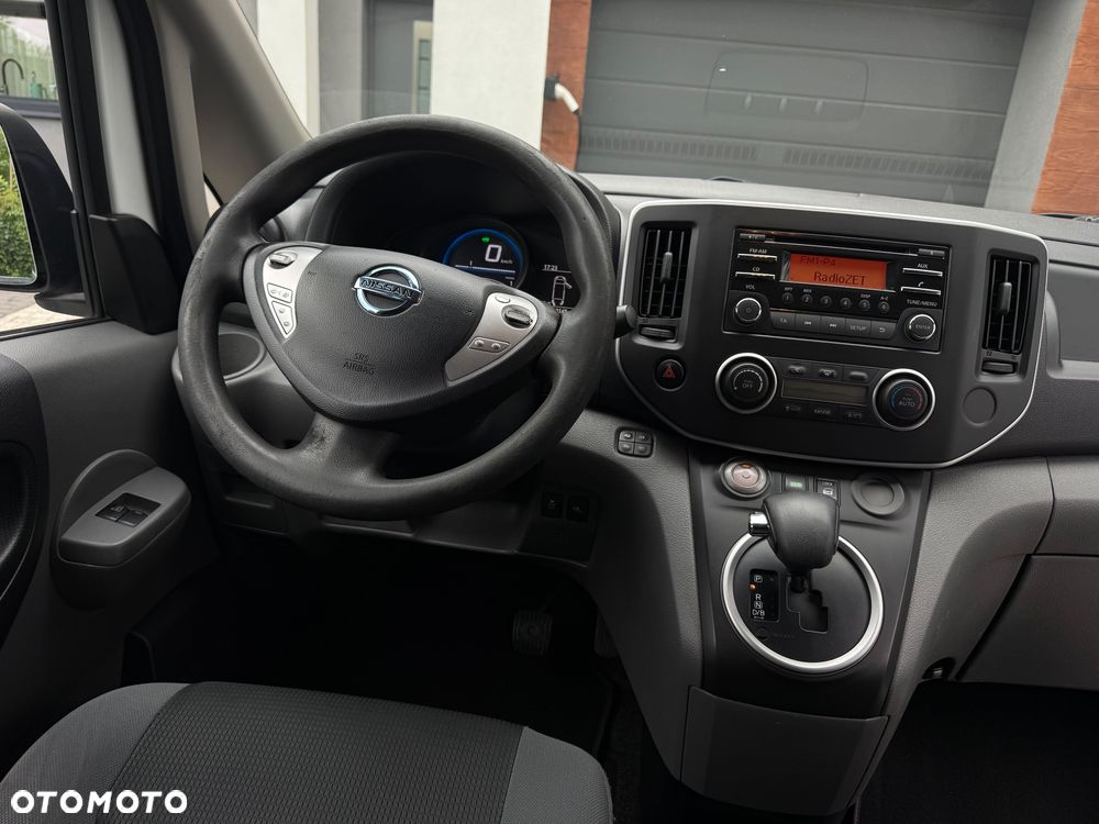 Nissan E-NV200 - 12