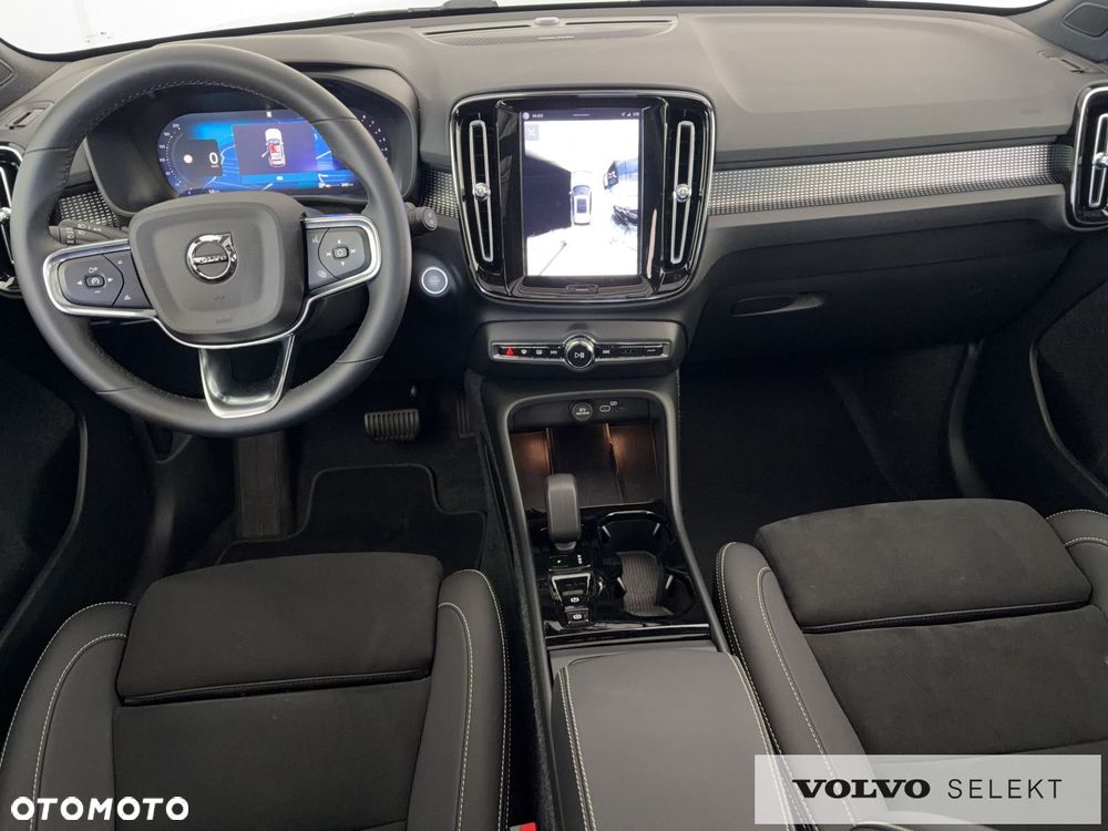 Volvo XC 40 B4 B DKG Ultra Black Edition - 16